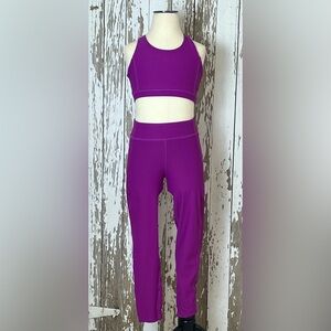 Activewear set by Freely.
